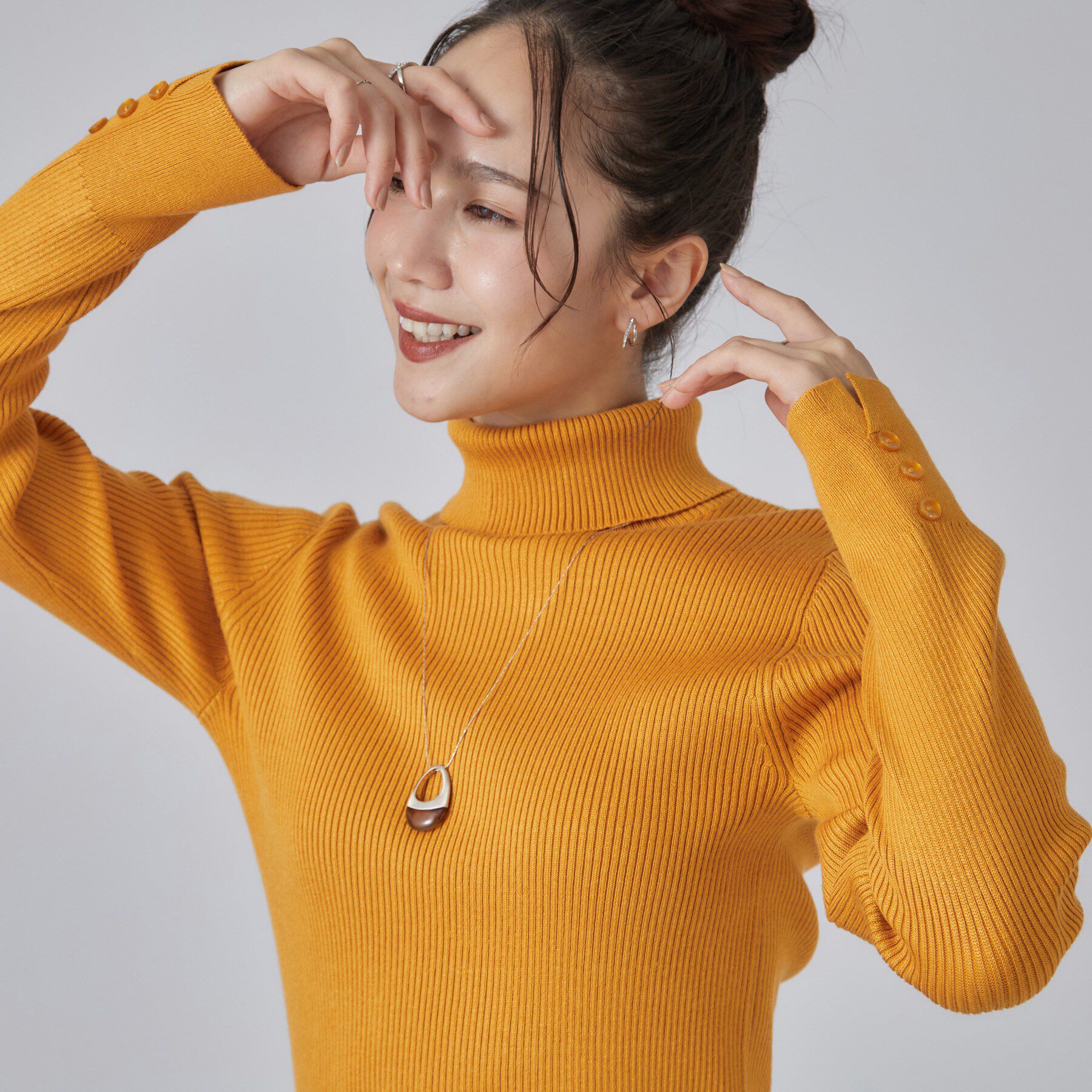 SHOO･LA･RUE「【絶妙なゆるピタ/S-LL/洗濯機可】ちくちくしにくいリブタートルネック やわらかニット」|ニット・セーター|アプリコット(833