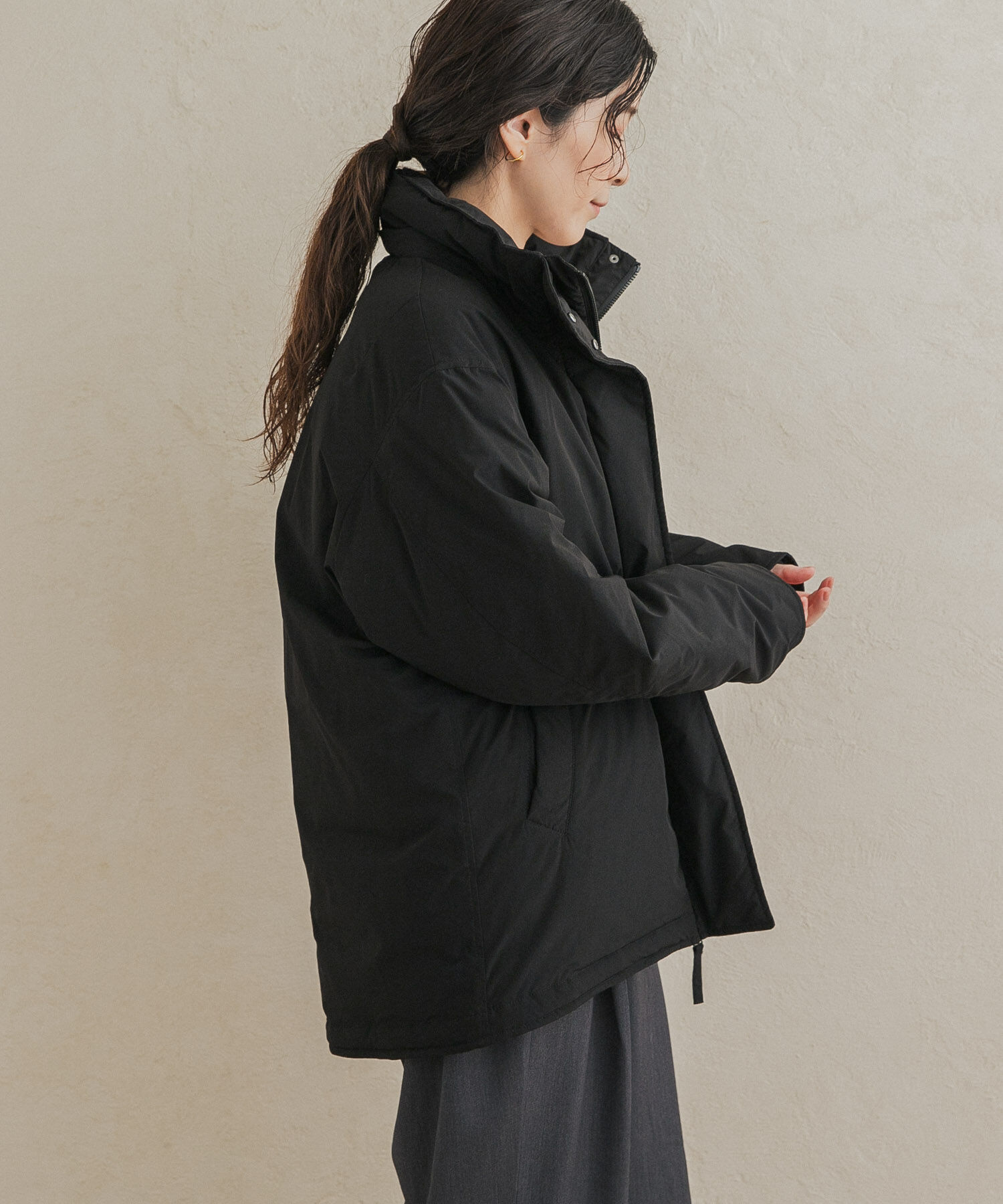 URBAN RESEARCH DOORS「グリーンダウン撥水ステッチレスミドルコート」|ノーカラーコート|