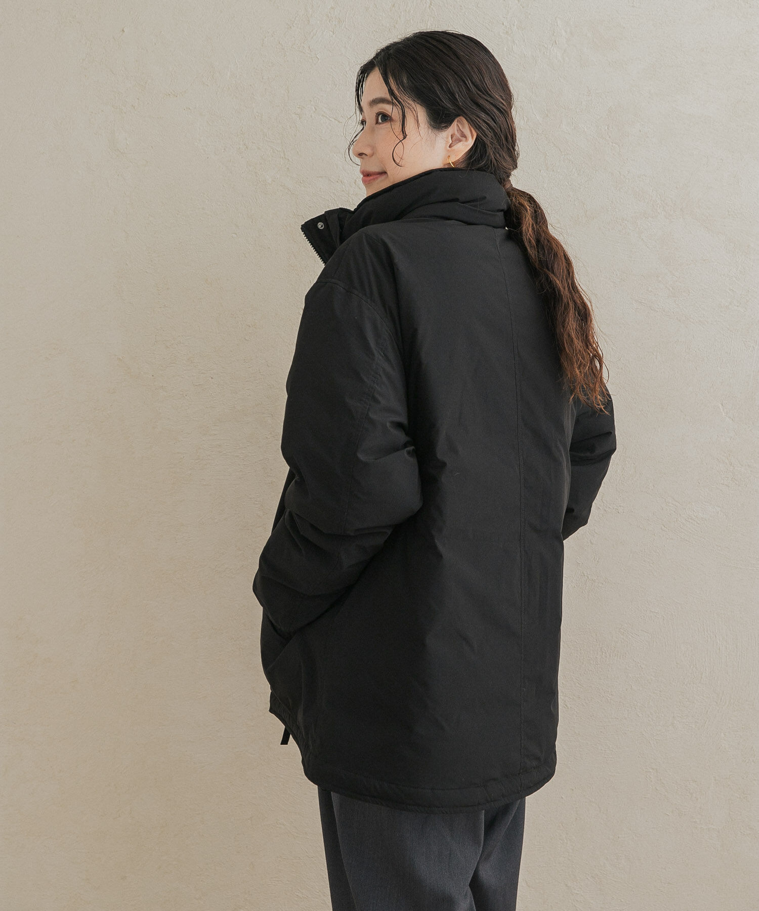 URBAN RESEARCH DOORS「グリーンダウン撥水ステッチレスミドルコート」|ノーカラーコート|