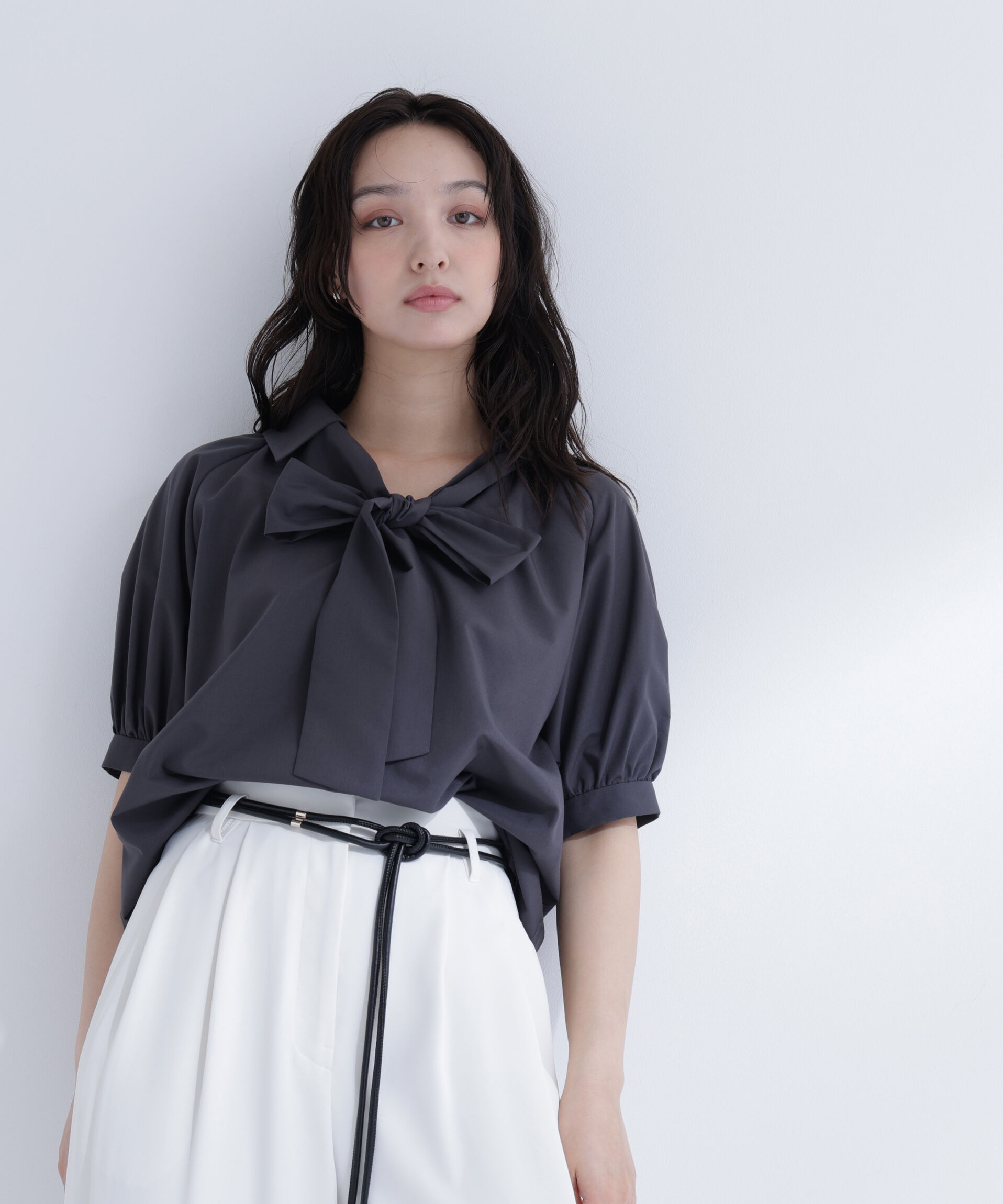  「＜Oggi.jp掲載＞スキッパーリボンタイブラウス半袖」|シャツ・ブラウス|
