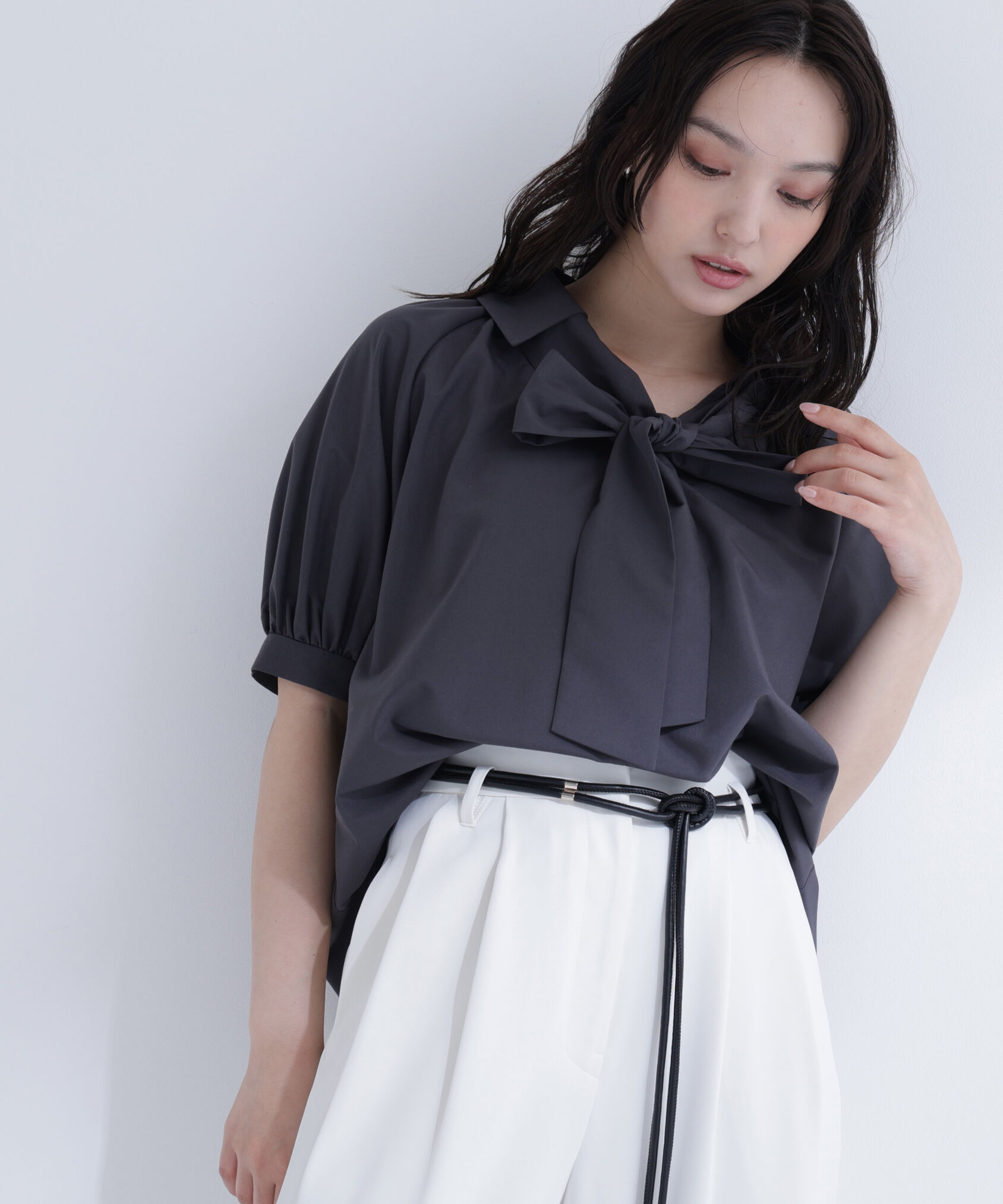  「＜Oggi.jp掲載＞スキッパーリボンタイブラウス半袖」|シャツ・ブラウス|