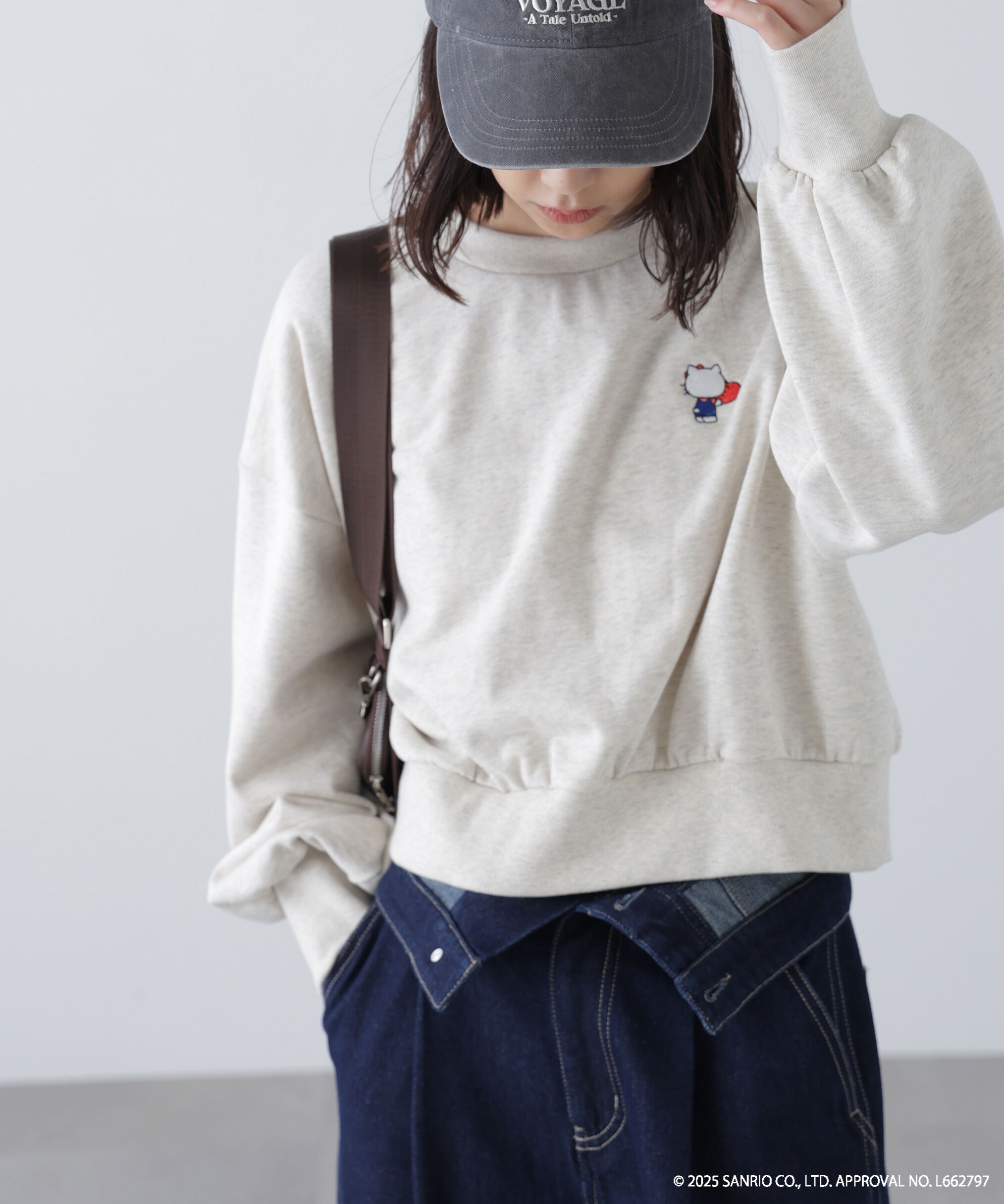  「ｻﾝﾘｵｷｬﾗｸﾀｰｽﾞｺﾗﾎﾞ SHORT SWEAT ｼｮｰﾄｽｳｪｯﾄ 胸KITTY&times; 」|Tシャツ・カットソー|