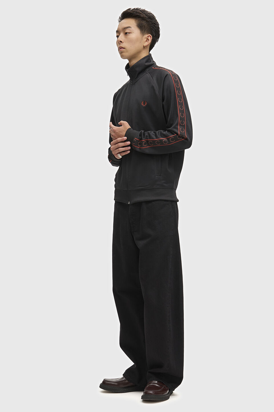 FRED PERRY 「FRED PERRY／Contrast Tape Track Jacket／フレッドペリー コントラストテープトラックジャケット」|ブルゾン・スタジャン|