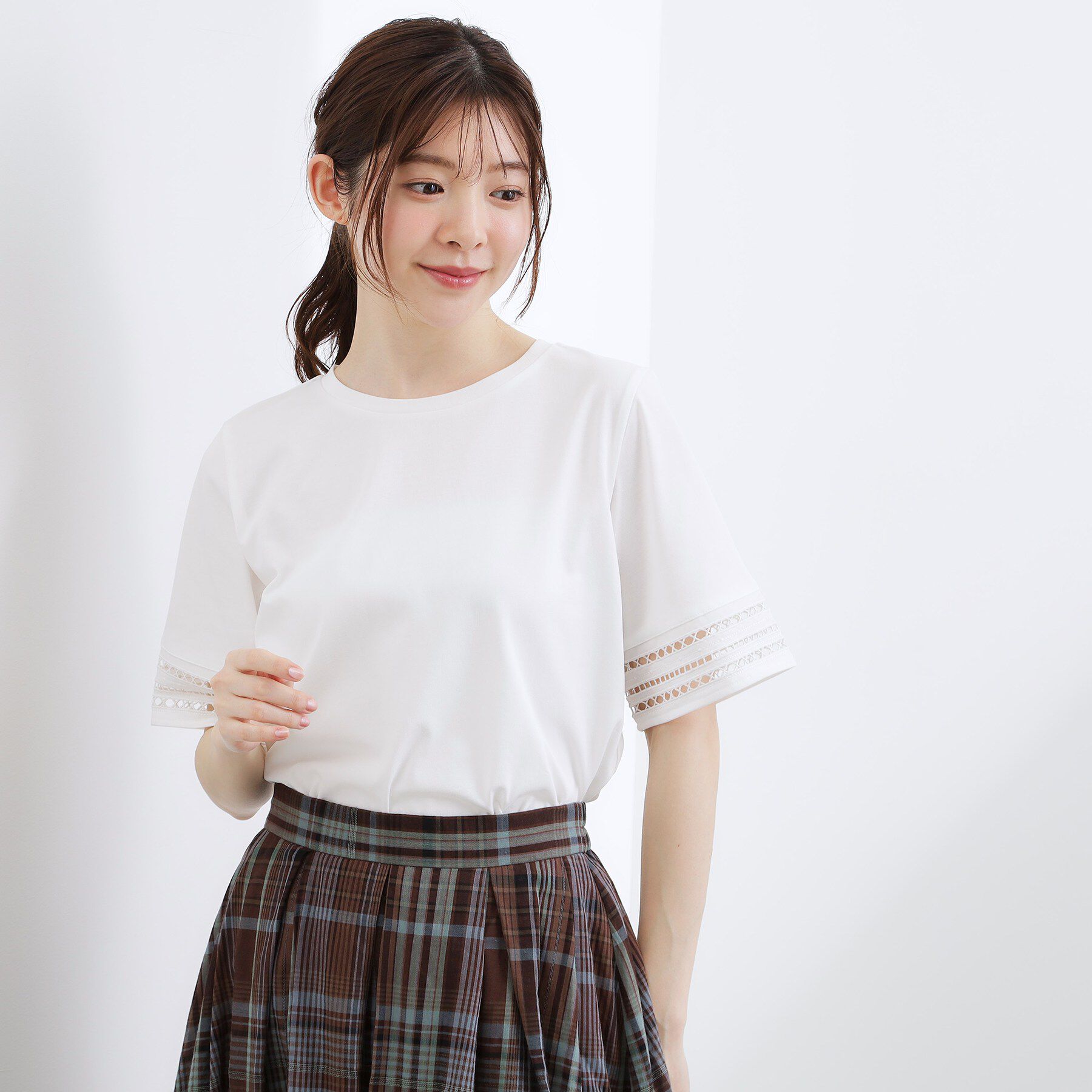 grove「【二の腕カバー/UV】袖口透かし刺繍Tシャツ」|Tシャツ・カットソー|