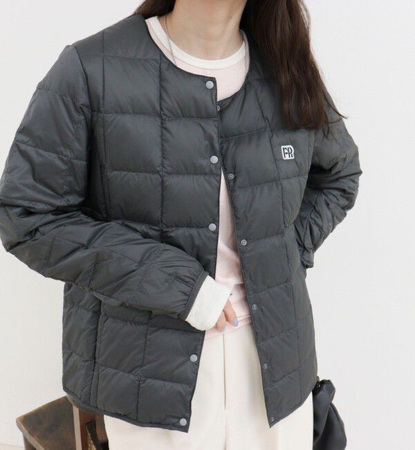 fredy emue「《別注》【TAION/タイオン】CREW NECK BUTTON DOWN JKT ダウンジャケット」|ダウン|チャコールグレー
