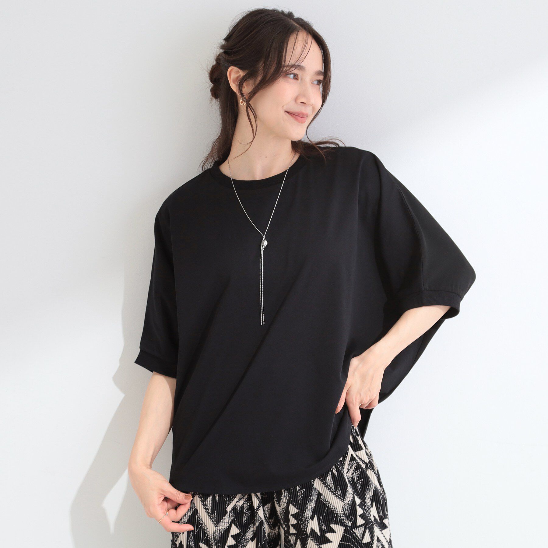 SHOO･LA･RUE「【体型カバー/洗濯機可】二の腕隠れる 前後切替ドルマンTシャツ」|Tシャツ・カットソー|