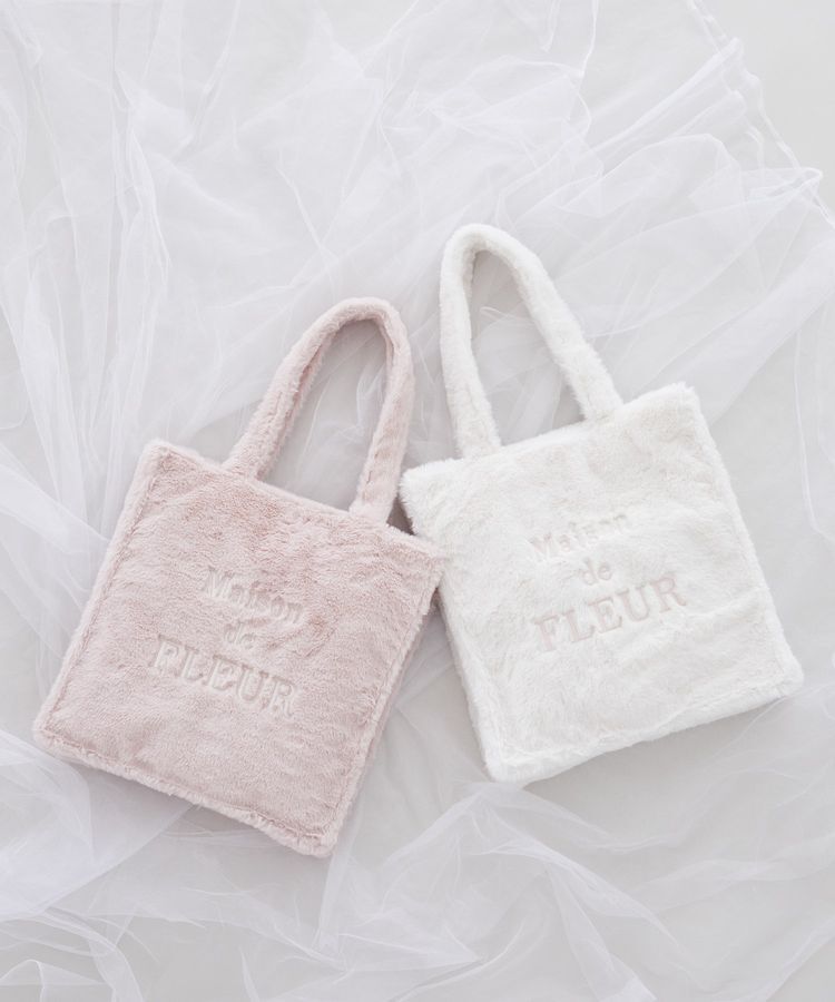 Maison de FLEUR「フェイクファーブランドロゴ刺繍スクエアトート」|トートバッグ|