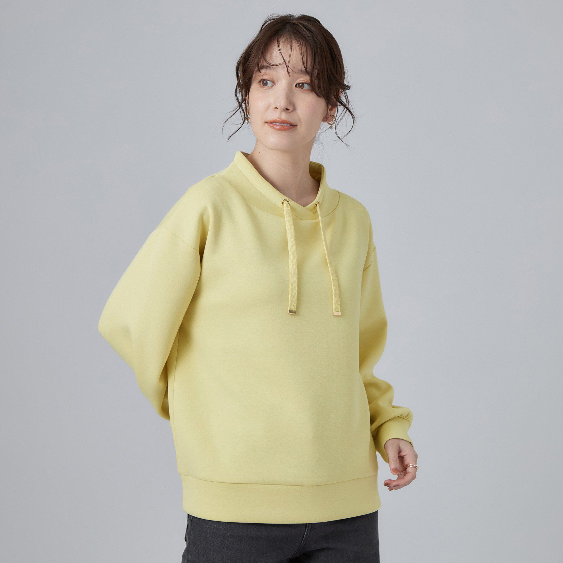 SHOO･LA･RUE「【S-LL/体型カバー】もちさらなめらかタッチ 抜き襟風トップス」|Tシャツ・カットソー|