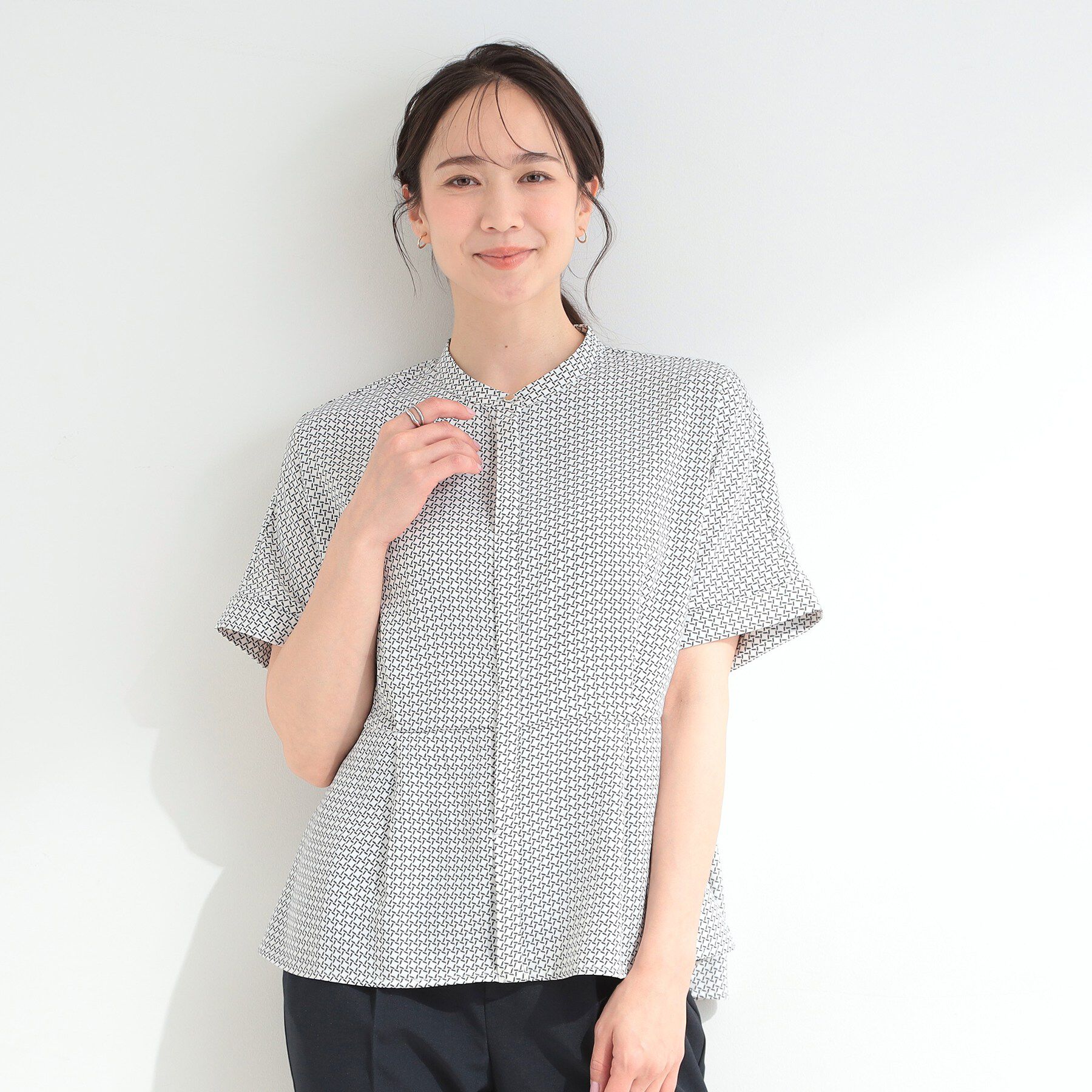 SHOO･LA･RUE「【UV/通勤】洗濯後しわになりにくい インしない ウエストタックペプラムブラウス」|シャツ・ブラウス|