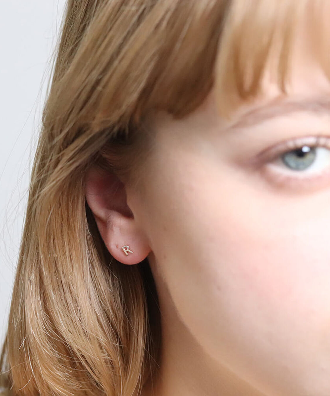  「ゴールド イニシャル ピアス | K10YG 【片耳用】」|ピアス|